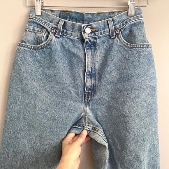 Vintage 90s Levi’s 550 Relaxed Fit Tapered Leg Jeans - 24” - Picture 3 of 13